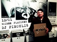 DJ Piroulis et ses vinyles à la bibliothèque "carré d'art" à Nîmes